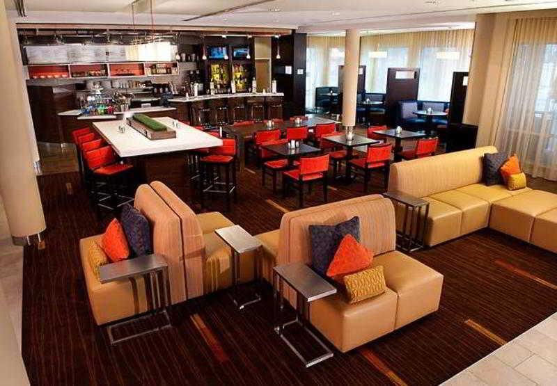 מלון Courtyard Milwaukee Airport מראה חיצוני תמונה