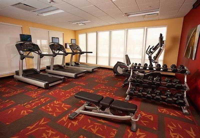 מלון Courtyard Milwaukee Airport מראה חיצוני תמונה