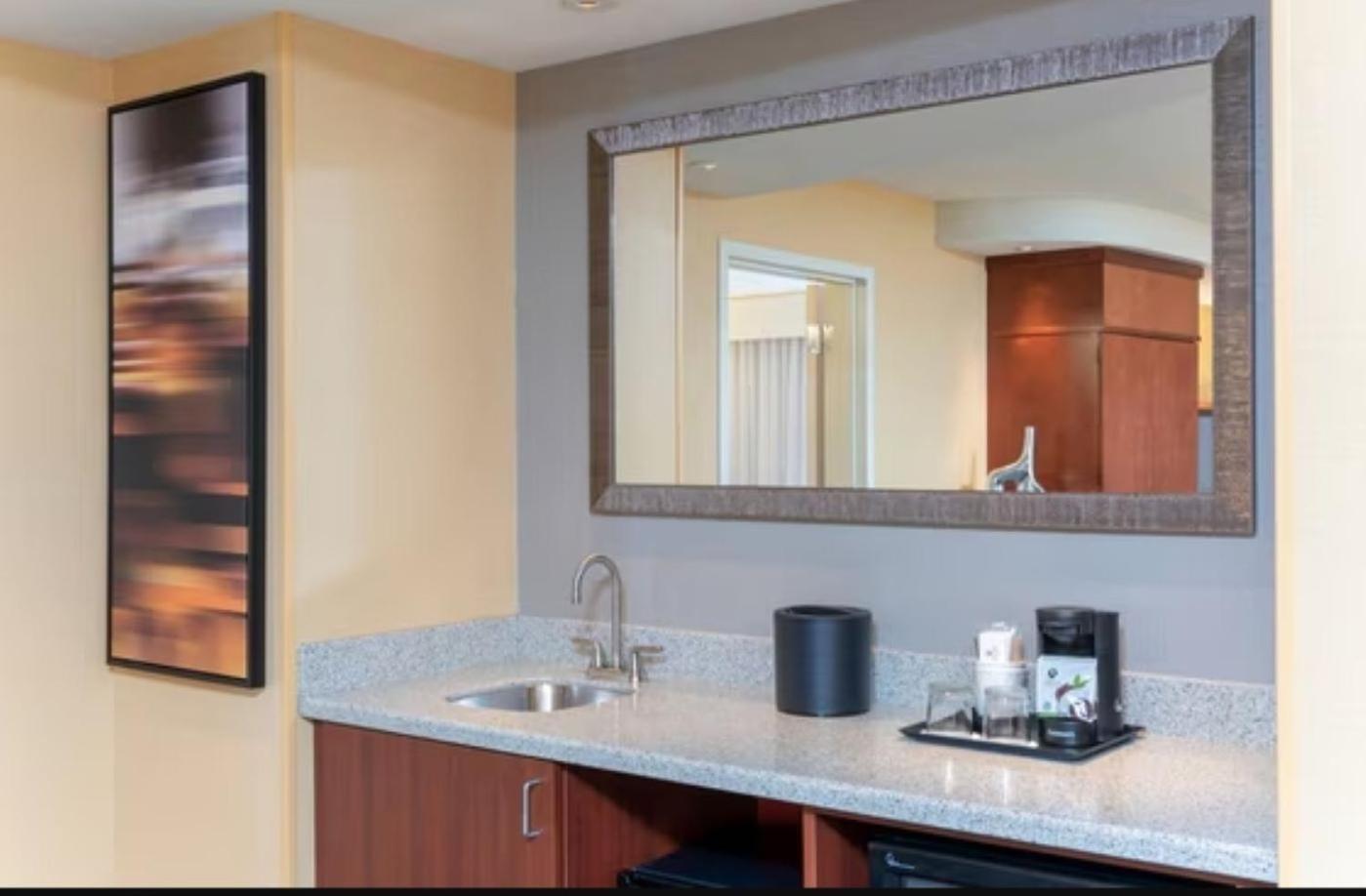 מלון Courtyard Milwaukee Airport מראה חיצוני תמונה