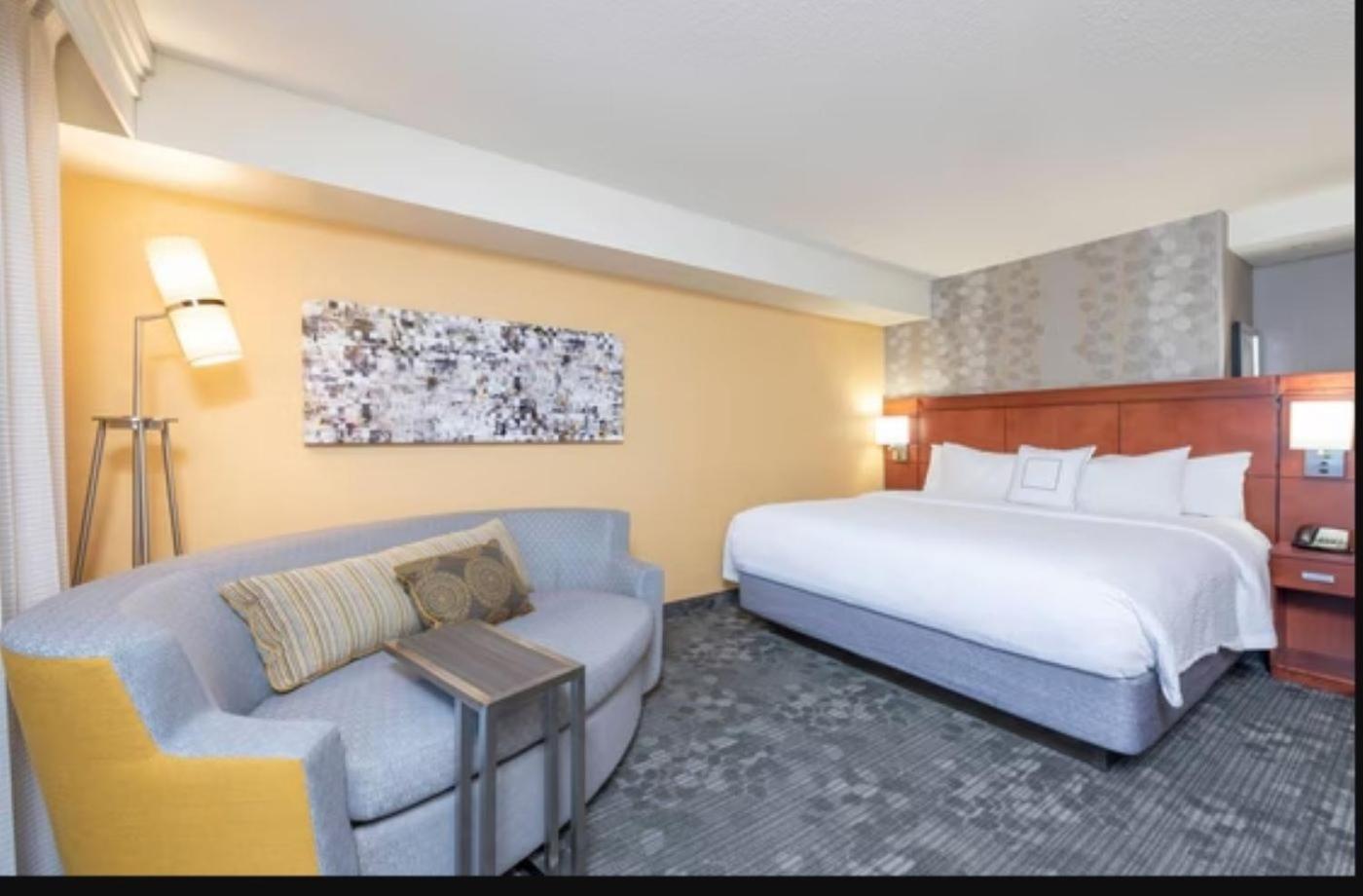 מלון Courtyard Milwaukee Airport מראה חיצוני תמונה