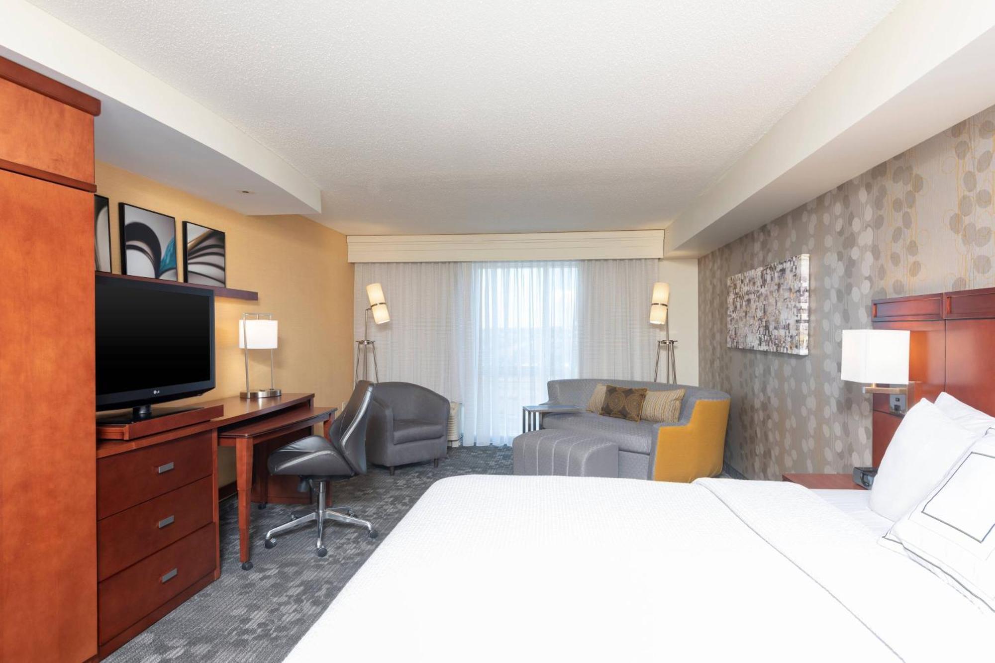 מלון Courtyard Milwaukee Airport מראה חיצוני תמונה