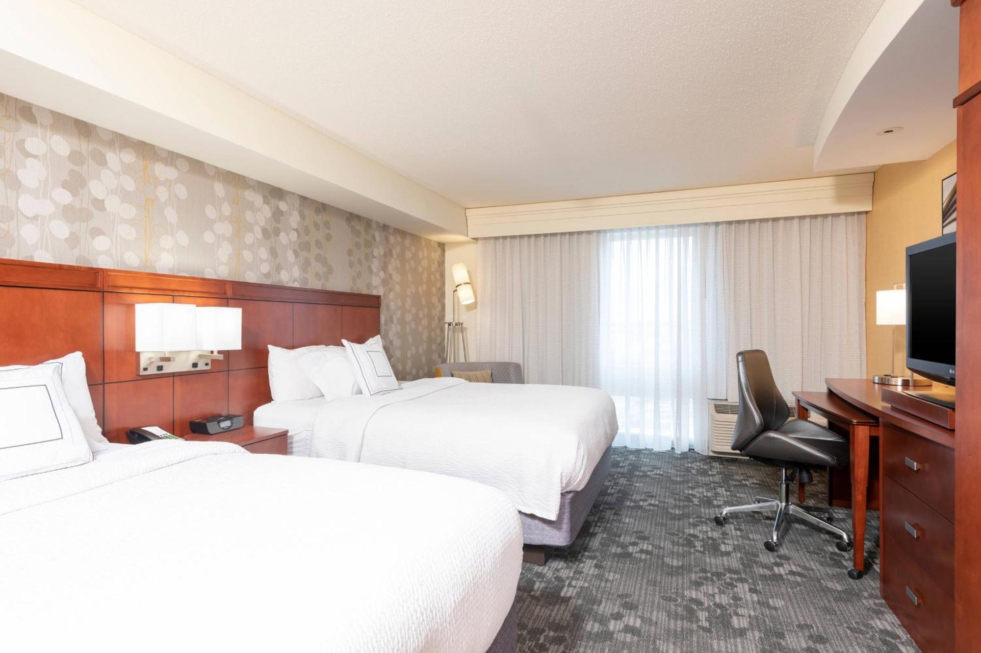 מלון Courtyard Milwaukee Airport מראה חיצוני תמונה