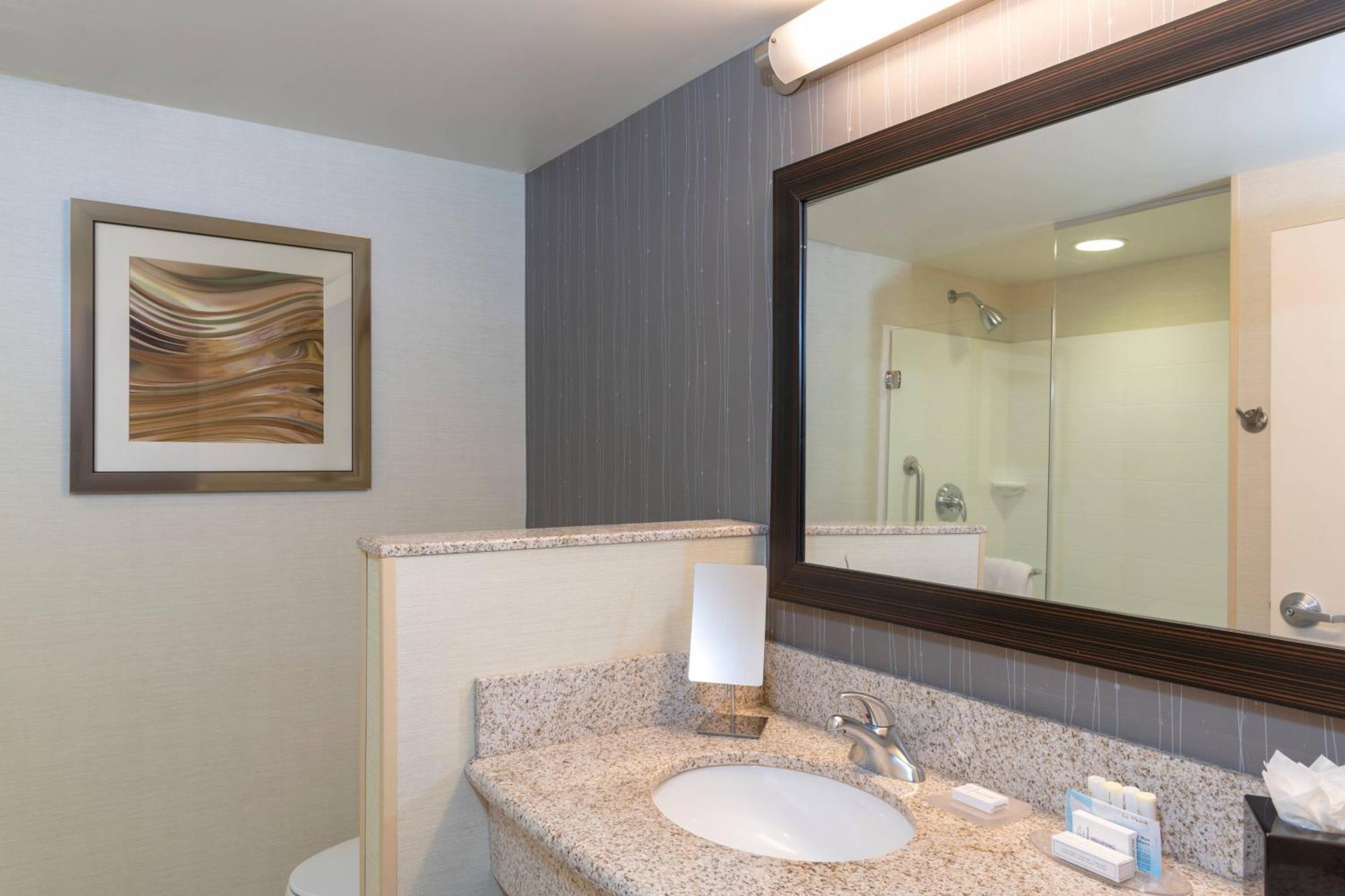 מלון Courtyard Milwaukee Airport מראה חיצוני תמונה