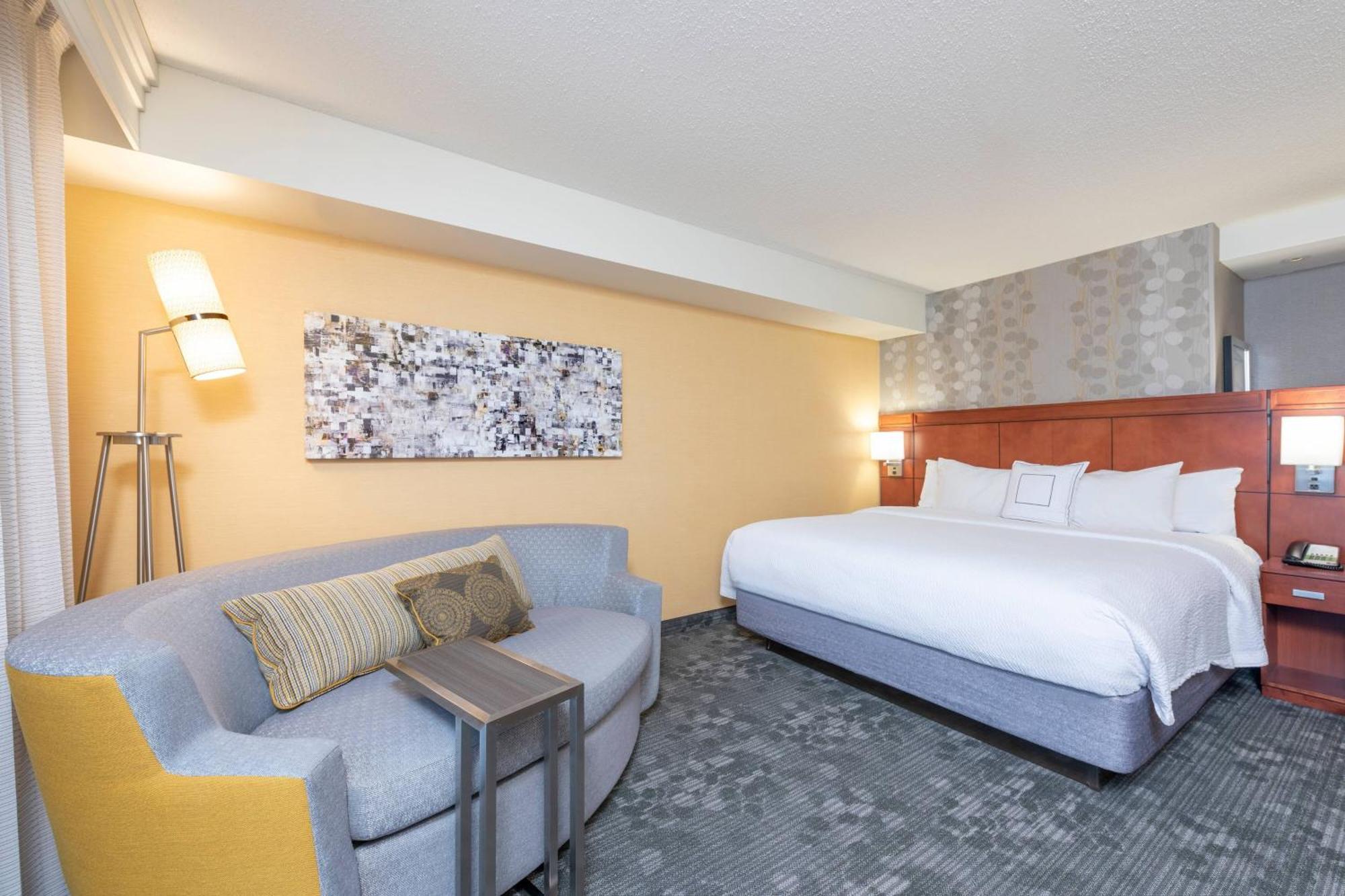 מלון Courtyard Milwaukee Airport מראה חיצוני תמונה