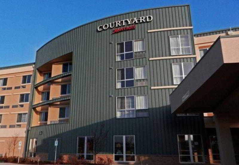 מלון Courtyard Milwaukee Airport מראה חיצוני תמונה